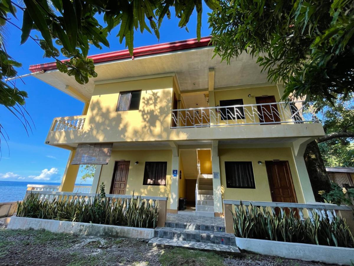 C - Side Inn Mambajao Exteriör bild